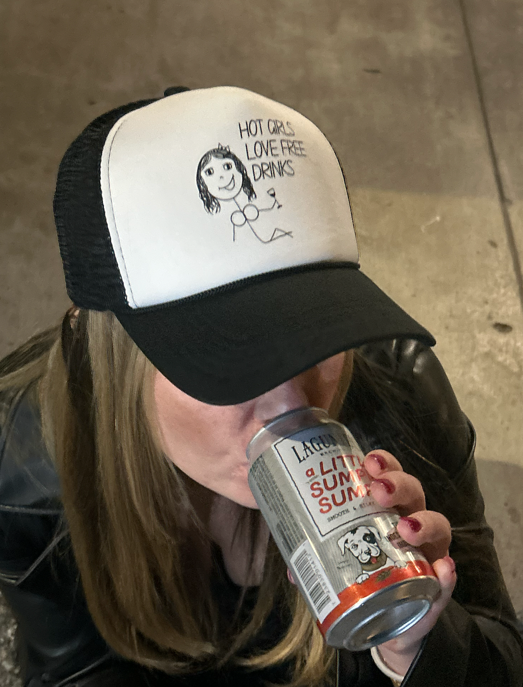 HOT GIRLS LOVE FREE DRINKS TRUCKER HAT